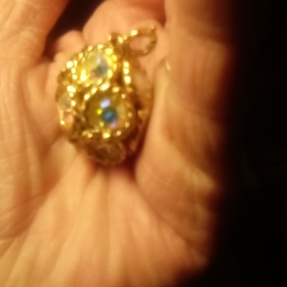 Round gold ball charm - Picture 3 of 3